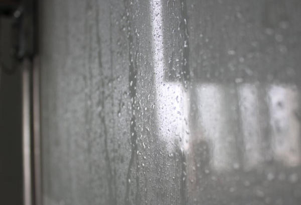 潮濕的墻面 潮濕的墻面